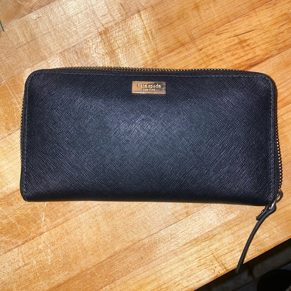 Kate Spade Wallet Color Black